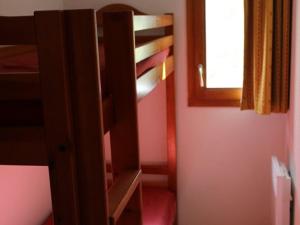 Appartement Valfréjus, 4 pièces, 8 personnes - FR-1-265-167にあるテレビまたはエンターテインメントセンター