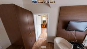 TV a/nebo společenská místnost v ubytování Apartment Mašić