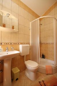 Koupelna v ubytování Apartments by the sea Kraj, Pasman - 3460