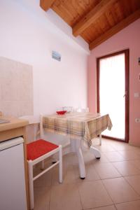 Fotografia z galérie ubytovania Apartments by the sea Sutomiscica, Ugljan - 912 v destinácii Sutomišćica