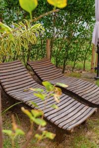 Zahrada ubytování Casa pé na areia no Tree Bies