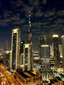 Nespecifikovaný výhled na destinaci Dubaj nebo výhled na město při pohledu z apartmánu