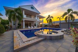 Bassein majutusasutuses Luxurious 5-Bedroom Private Pool Villa! PV6 või selle lähedal