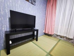 Gallery image of 浅草寺/雷门步行5分钟 晴空塔/上野/隅田川水上巴士站；驛家國際；逍遙1777/二室一卫/2-7人房 xiaoyao1777 in Tokyo