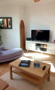 TV a/nebo společenská místnost v ubytování Ático La Tejita Relax
