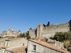 Fotografia z galérie ubytovania CITE MEDIEVALE- LE REMP'ART - Tout Confort - Accès direct piétons - parking gratuit v destinácii Carcassonne