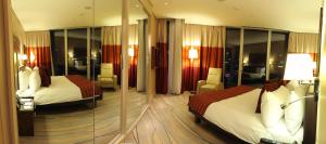 Letto o letti in una camera di Staybridge Suites Beirut by IHG