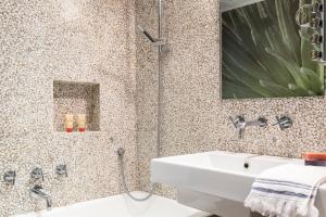 A bathroom at Mercato Flexyrent - A.C. - WiFi