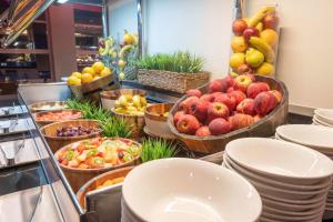 Comida en o cerca de este hotel