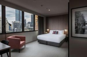 Postel nebo postele na pokoji v ubytování DoubleTree by Hilton Melbourne