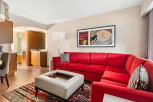 Hilton Club The District Washington DC的休息区