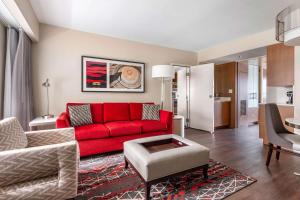 Hilton Club The District Washington DC的厨房或小厨房
