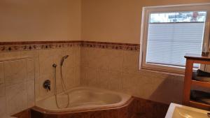 Ένα μπάνιο στο Zur Tilli +13 φωτογραφίες