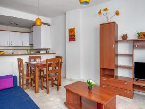 Kuchyňa alebo kuchynka v ubytovaní Apartment Torrealba by Interhome