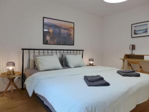 Postel nebo postele na pokoji v ubytování Apartment Lantau by Interhome