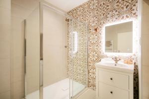 Koupelna v ubytování Le Laurencin Sens - La Mezzanine - Cœur de ville