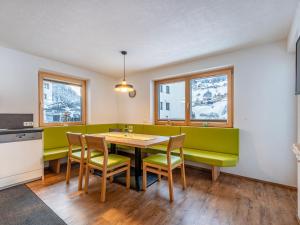 Kuchnia lub aneks kuchenny w obiekcie Apartment Martina-1 by Interhome