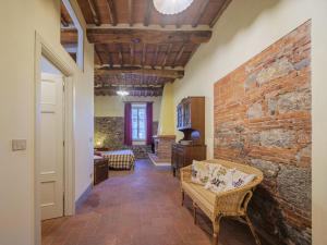Χώρος καθιστικού στο Apartment Le Fornaci-6 by Interhome +35 φωτογραφίες