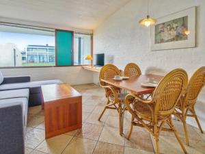 Posezení v ubytování Apartment Guder - 500m from the sea by Interhome