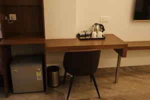 HOTEL KADAMB TREE的咖啡和沏茶工具