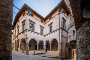 an old building in the city of škocjan at A casa da nonna Elisa in Castel del Piano