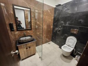 Ένα μπάνιο στο The Lagoon