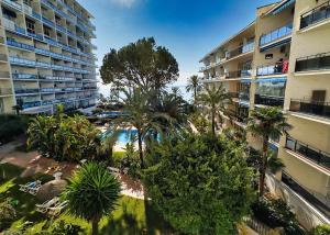 Bazén v ubytování Skol 339 - 2-Bedroom Apartment in Edificio Skol Marbella nebo v jeho okolí