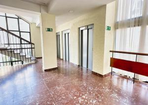 Fotografie z fotogalerie ubytování Skol 339 - 2-Bedroom Apartment in Edificio Skol Marbella v destinaci Marbella