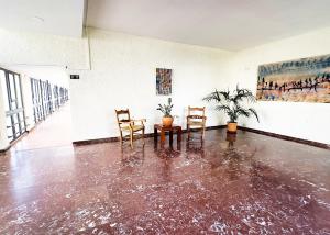 Posezení v ubytování Skol 339 - 2-Bedroom Apartment in Edificio Skol Marbella