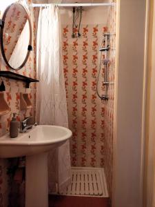 חדר רחצה ב-Il Patio - Villa indipendente con ampio cortile e giardino interno