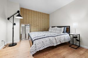 Ένα ή περισσότερα κρεβάτια σε δωμάτιο στο 1777 Larimer St #903