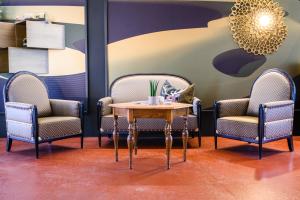A seating area at HIRSCHEN OBERKIRCH - Design Boutique Hotel