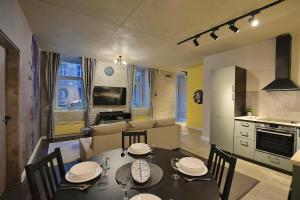 New Faces Design Apartment in Downtown 1075 Budapest, 10 Rumbach Sebestyén utca kép - 2