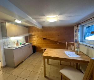 Kuchyňa alebo kuchynka v ubytovaní Haus Ausserbach