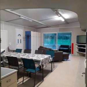 Η κουζίνα ή μικρή κουζίνα στο gite piscine campagne