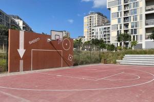 Foto dalla galleria di Elite LUX Holiday Homes - Modern 1BR Resort Amenities in Production City Dubai a Dubai