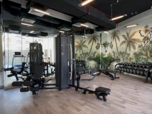 Fitness centrum a/nebo fitness zařízení v ubytování Elite LUX Holiday Homes - Enchanting One Bedroom Apartment in Arjan, Dubai