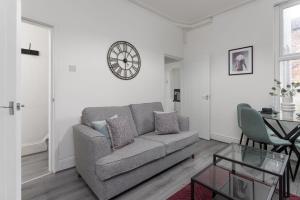 Host Liverpool - Cozy Home near Univ & Hospital,1mi to Station休息區