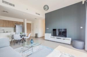 Posezení v ubytování Elite LUX Holiday Homes - Upscale & Stylish 2BR in Dubai Hills