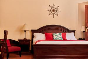 Hotel Plaza Colon - Granada Nicaragua客房内的一张或多张床位