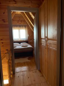 Tempat tidur dalam kamar di Snowflake