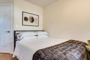 Φωτογραφία από το άλμπουμ του Walkable Downingtown Studio with Spacious Deck σε Downingtown
