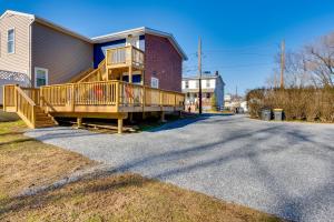Φωτογραφία από το άλμπουμ του Walkable Downingtown Studio with Spacious Deck σε Downingtown