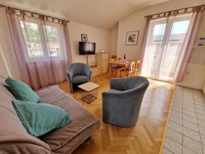 Posezení v ubytování APARTMENTS JOSIPA
