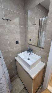 Ένα μπάνιο στο La Vie En Rose - Milmari Resort