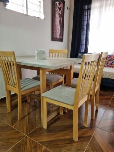 Et opholdsområde på Cabaña Amadeus cerca al mar