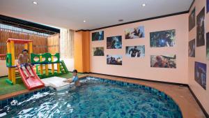 Bazén v ubytování Hotel Sole nebo v jeho okolí