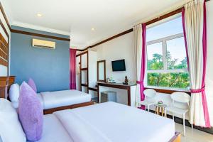 Kampot View Boutique的电视和/或娱乐中心