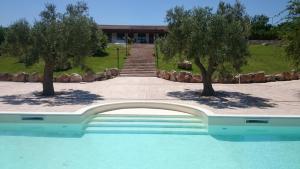 Bazén v ubytování Relais Masseria Serritella nebo v jeho okolí