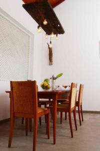 Φωτογραφία από το άλμπουμ του Luxury Villa close to famous Hikkaduwa Beach σε Hikkaduwa